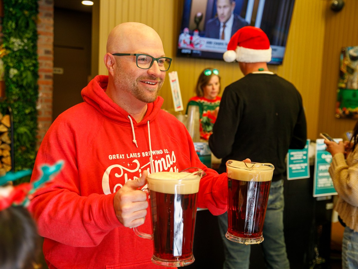 Photos From Great Lakes Brewing Company’s Christmas Ale First Pour 2025